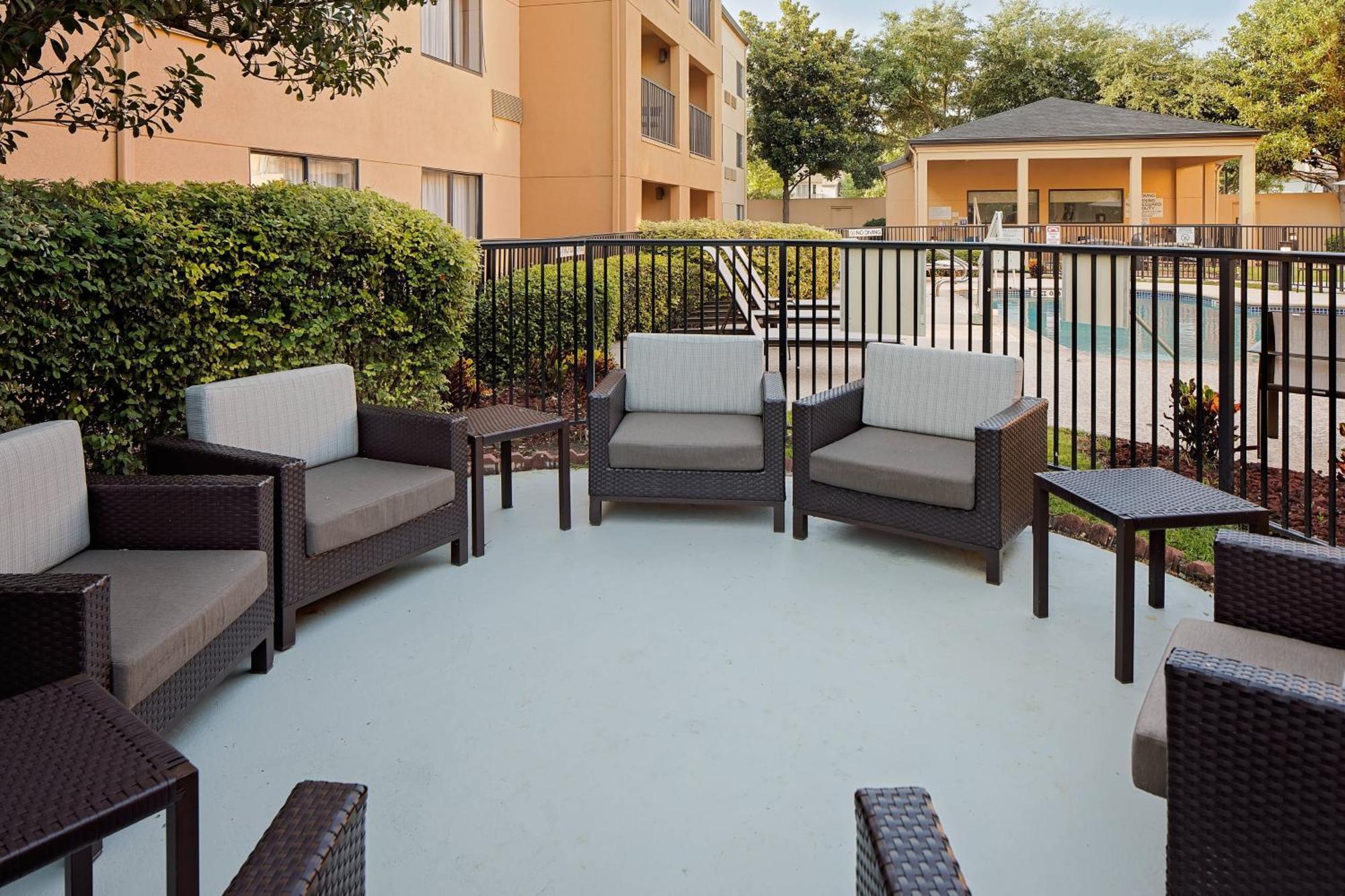 Hotel Courtyard Houston Westchase Exterior foto