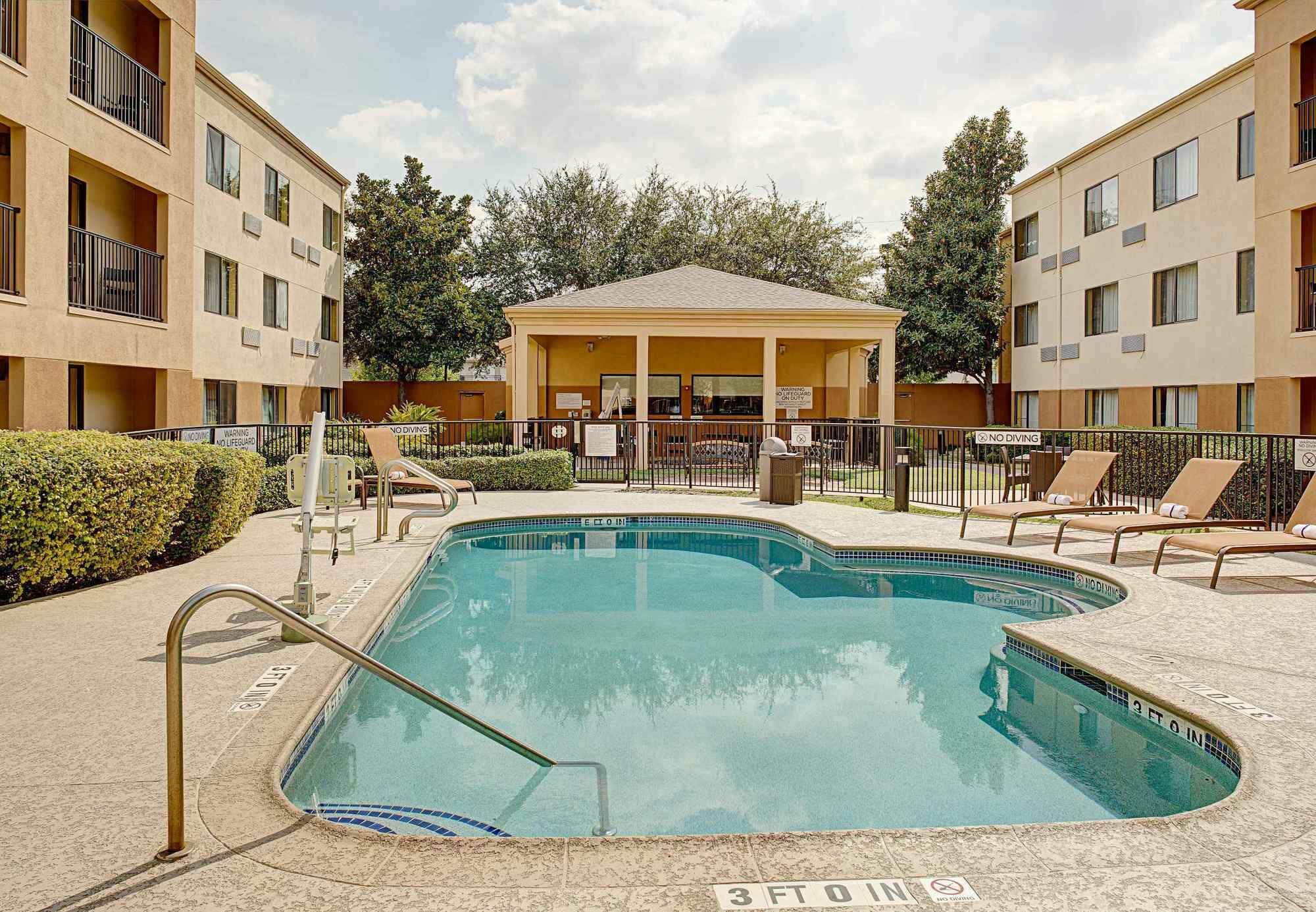 Hotel Courtyard Houston Westchase Exterior foto